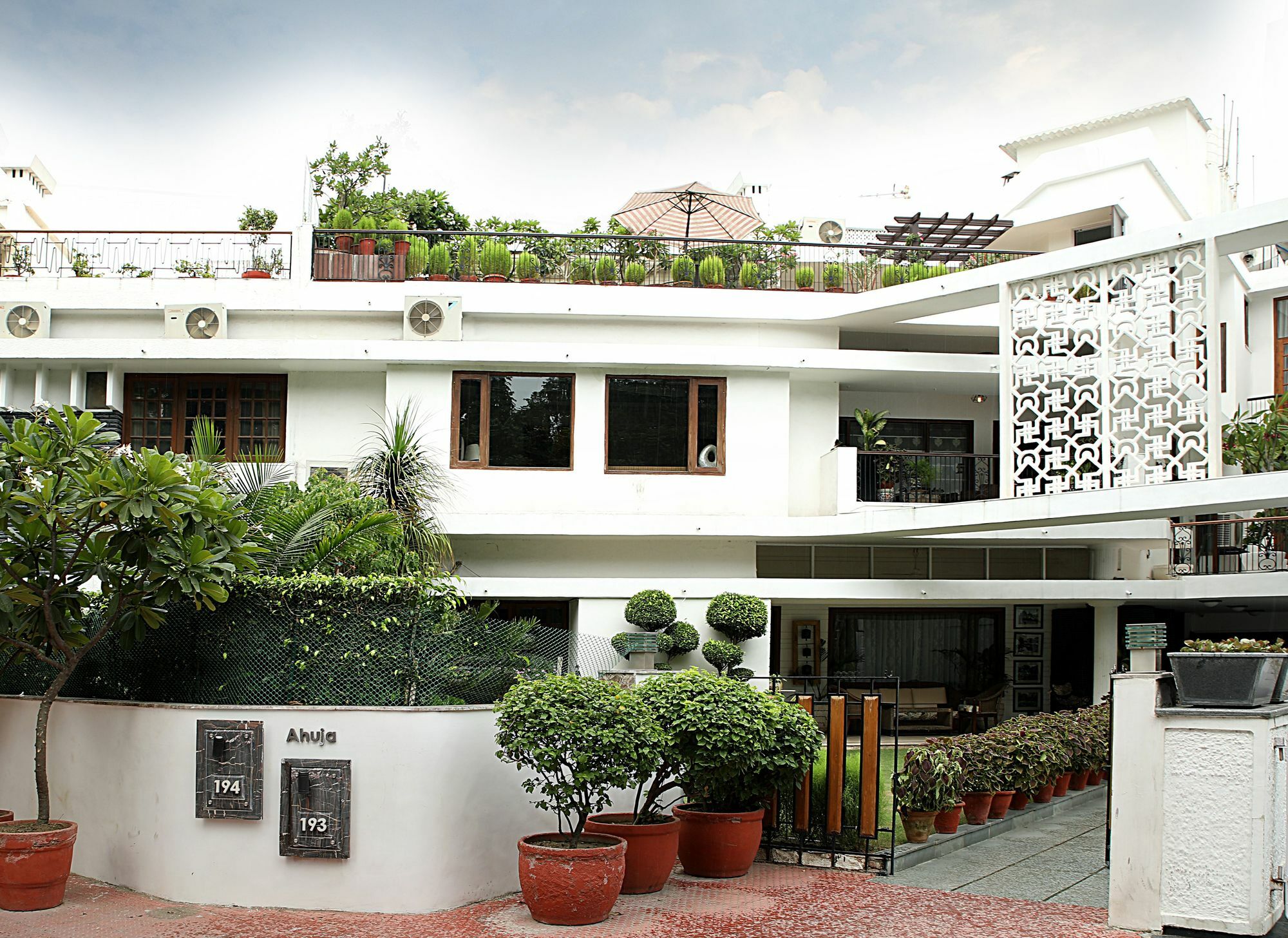 Hotel Ahuja Residency Golf Links à New Delhi Extérieur photo