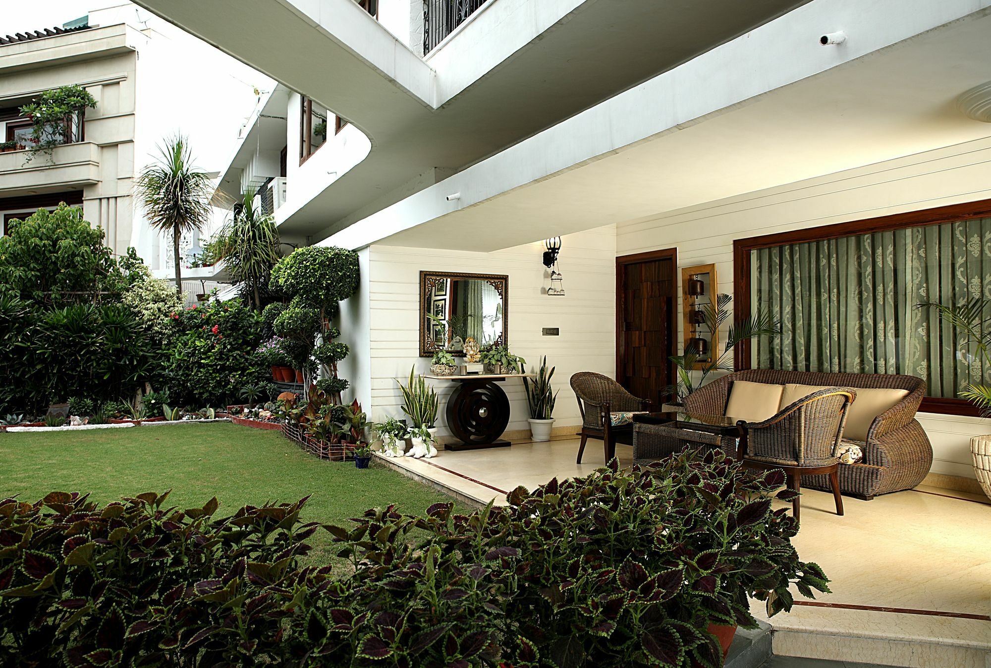 Hotel Ahuja Residency Golf Links à New Delhi Extérieur photo